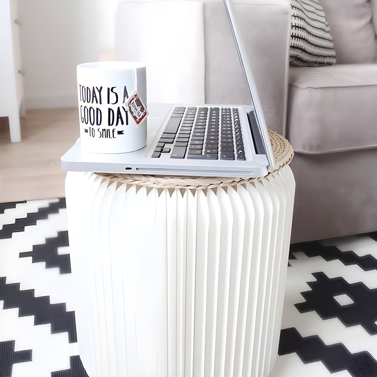 Tabouret pliable révolutionnaire